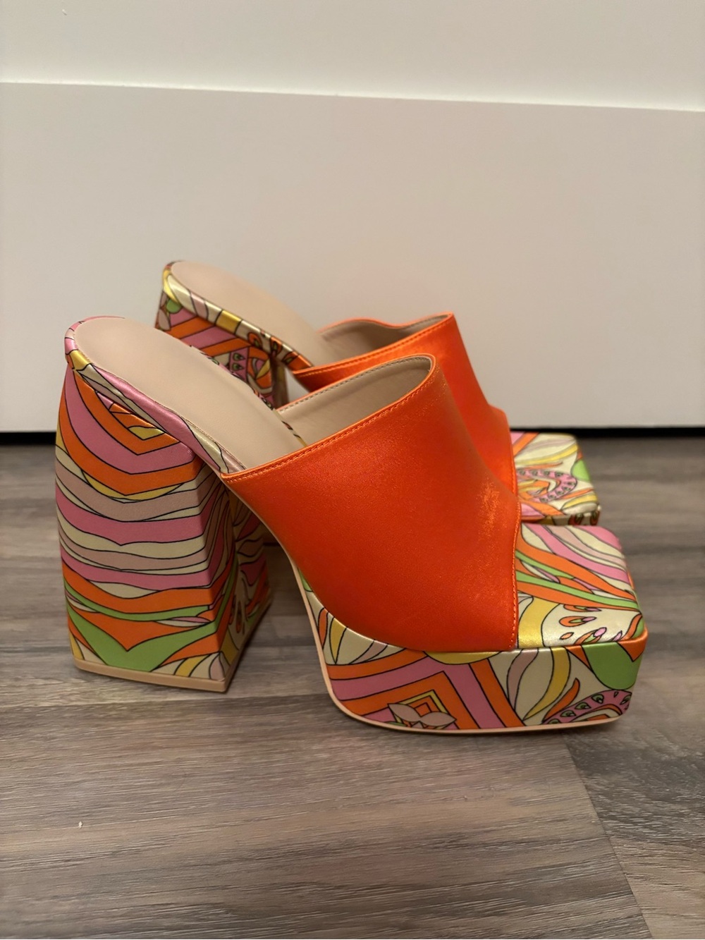 Orange Platform Mule Heels with Retro Pattern - Picture 3 of 3